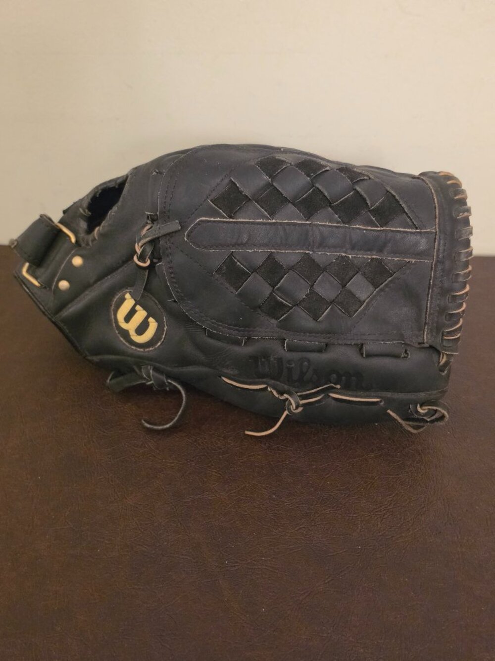 Wilson Baseball Glove Team Series Leather Black 11"
